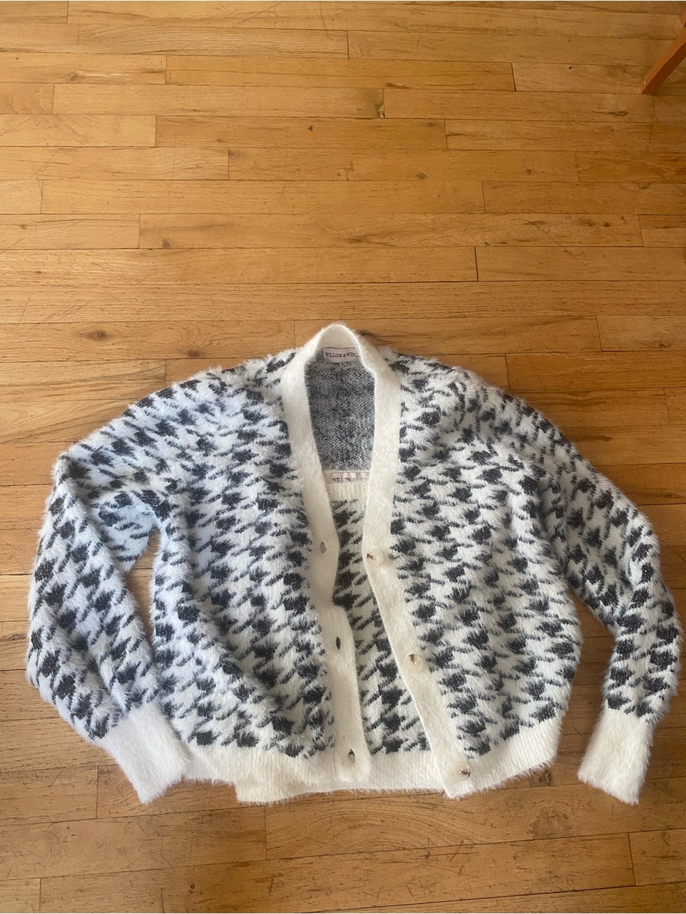 Willow & wind black/white houndstooth fuzzy  cardigan sweater set. Size medium